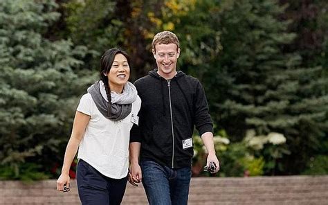 mark zuckerberg singapore facebook